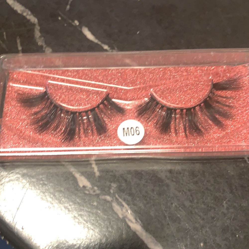 Lashes - Picture 17 of 17